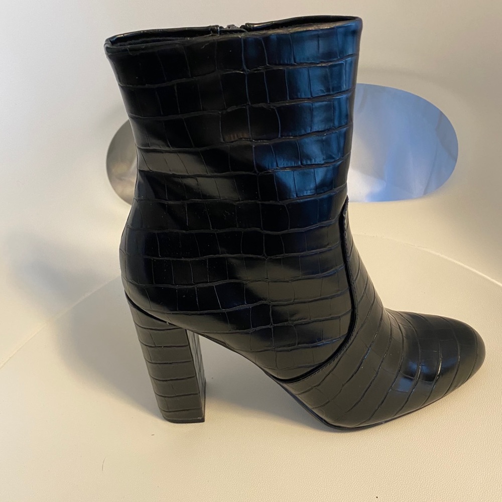 Steve Madden Women’s Editor Boot